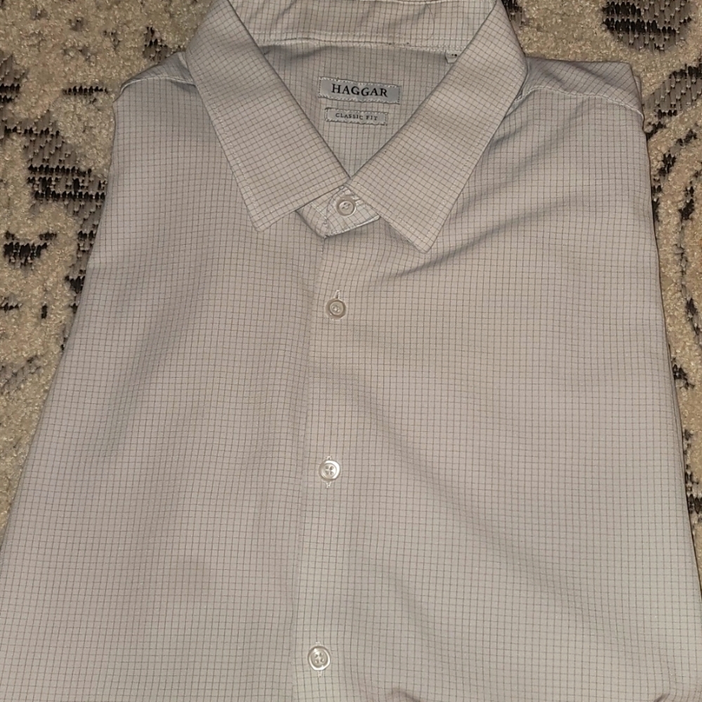 Men's Haggar Classic Fit White and Blue Button-Down Dress Shirt 18-18.5 34/35